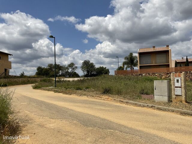 Lotes de Terreno Para Venda – Algoz