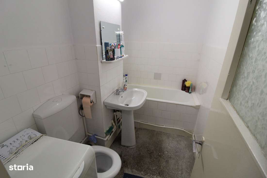 Vând apartament cu 1 camere în Hunedoara, Micro2-Str.Munteniei, 34mp..-5