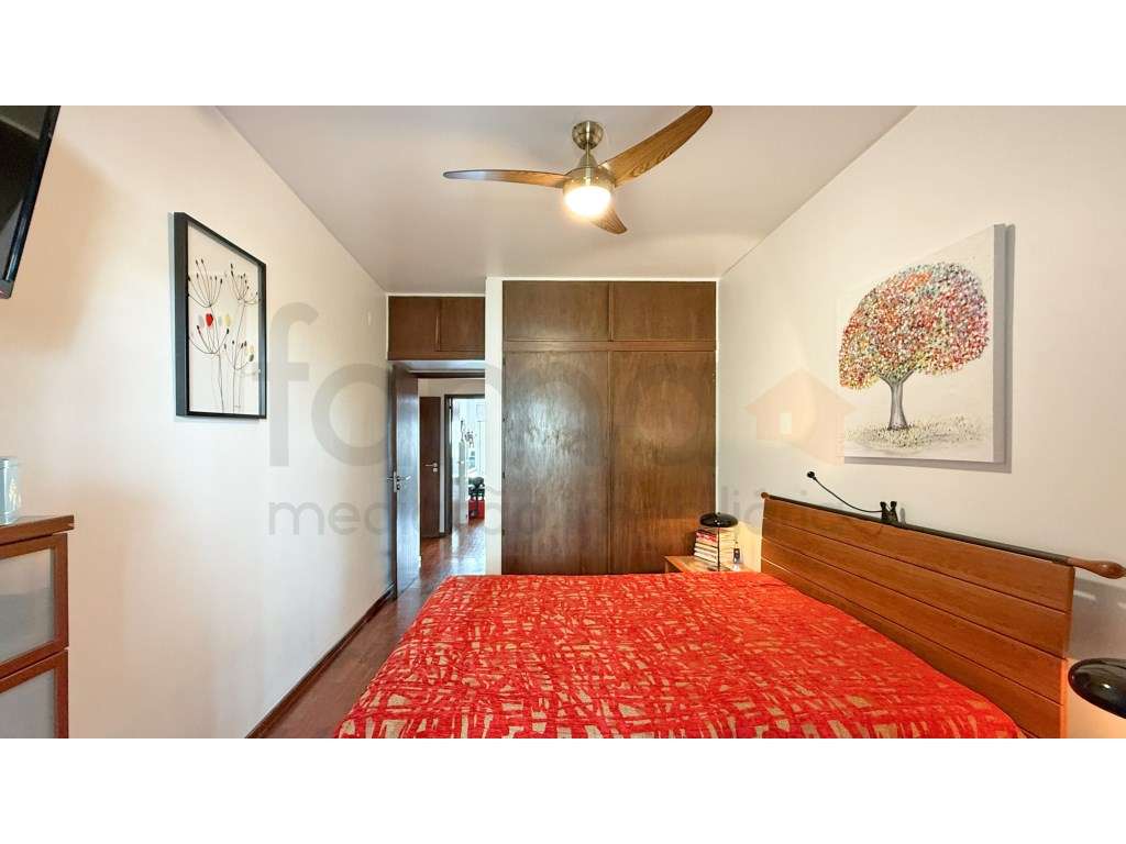 Apartamento T4 em Miraflores-24
