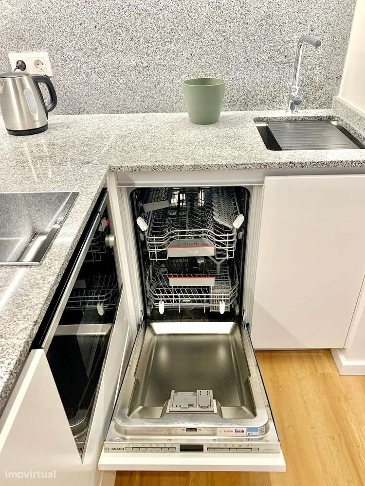 Excelente T0, Novo, Totalmente Mobilado, em Mafamude, 450 m do Metro - Grande imagem: 5/12