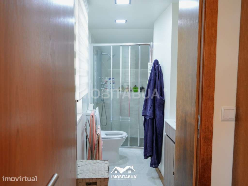 Casa privada com 4 quartos, piscina, pátios e acomodações versáteis.-6