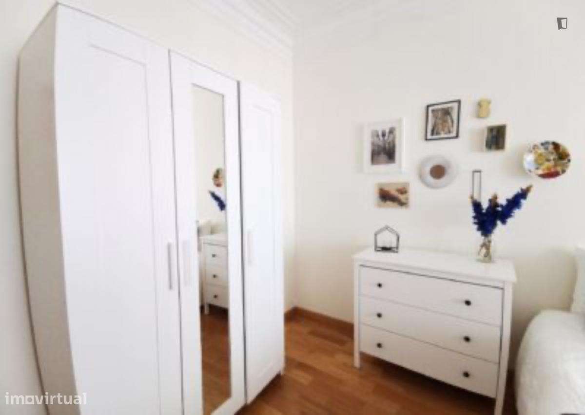 Quarto - localizado em Alameda Lisbon - Grande imagem: 4/10