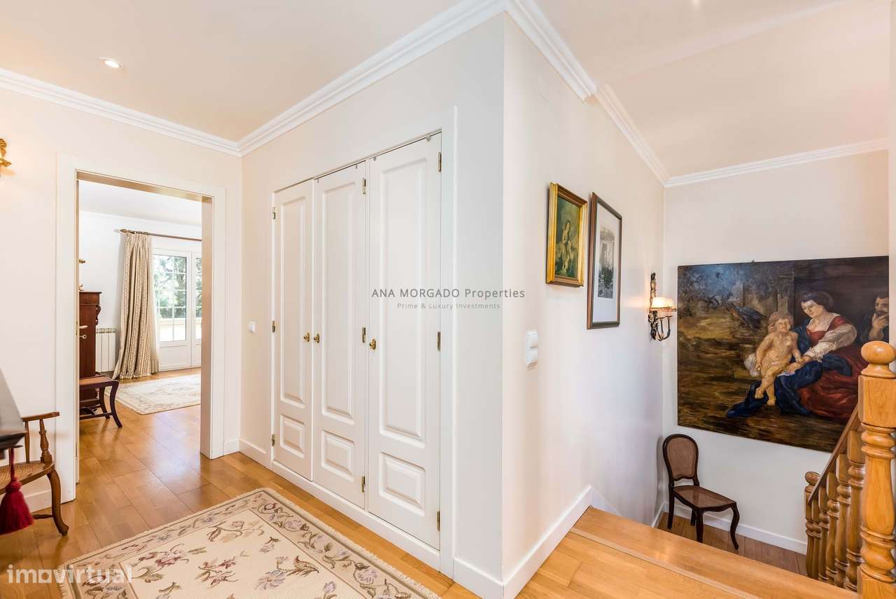 Moradia T4+1 Geminada na Quinta da Beloura — Luminosidade, Conforto e-26