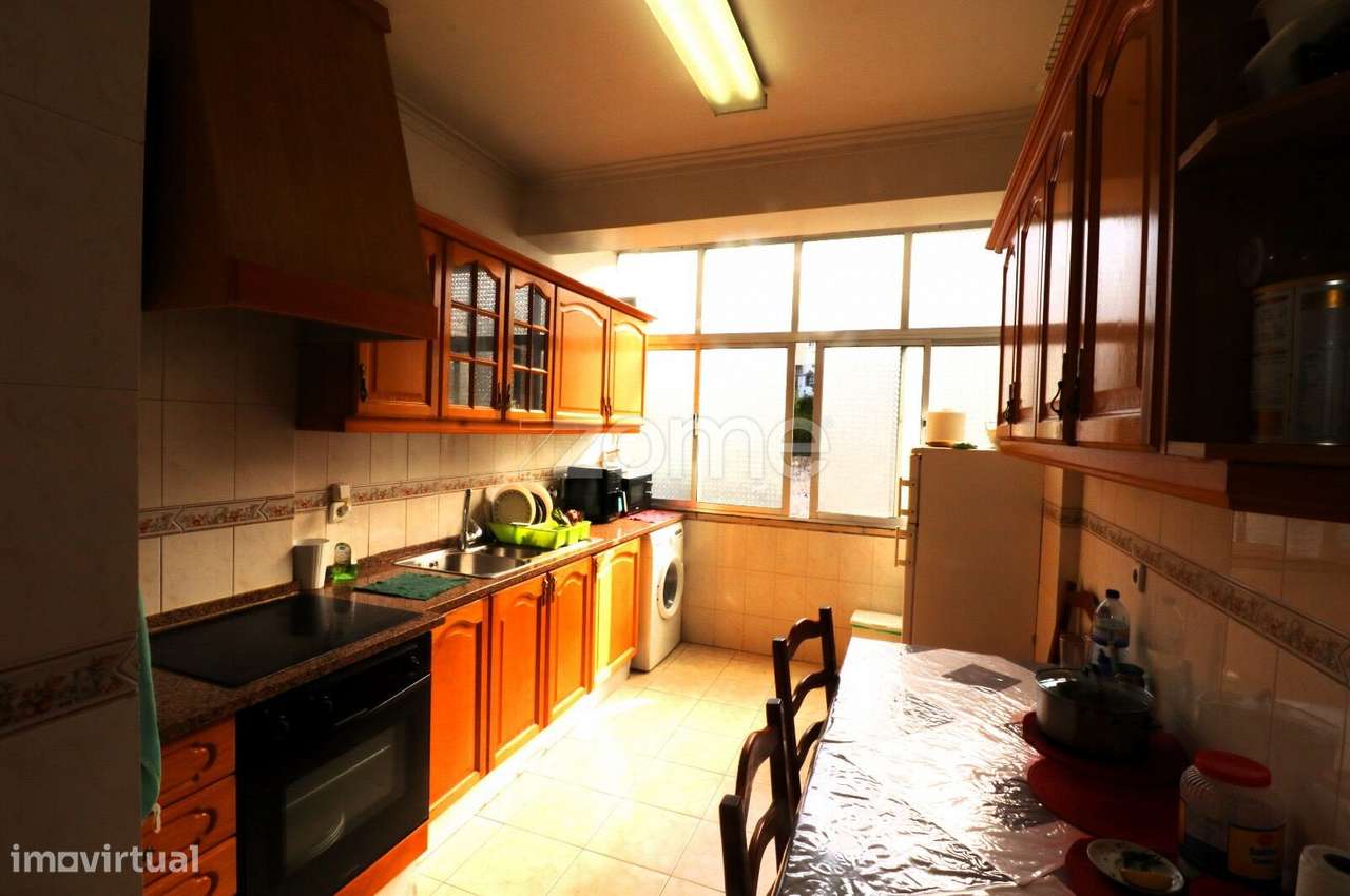 T2 na Venteira com vista desafogada, por 300.000€-7