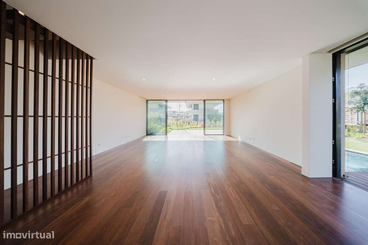 Elegante Moradia T3 no Sandwoods com Piscina Privativa e Jardim - Grande imagem: 5/30