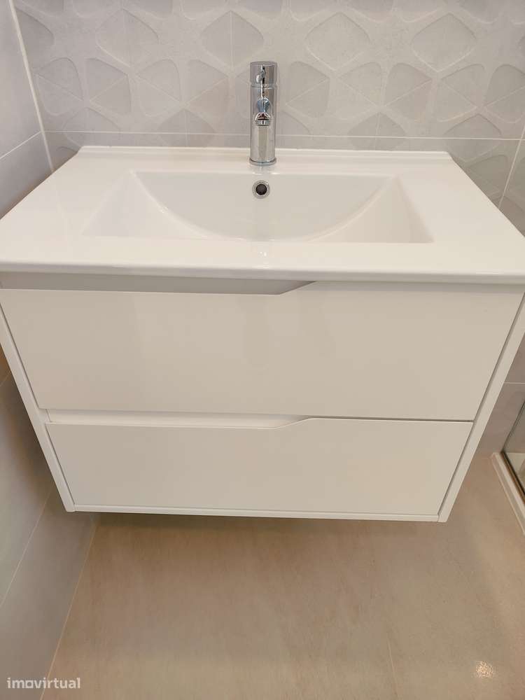 Oferta 1% do Valor de Aqusição - Moradia T4 + 1 com Piscina e Garagem-18