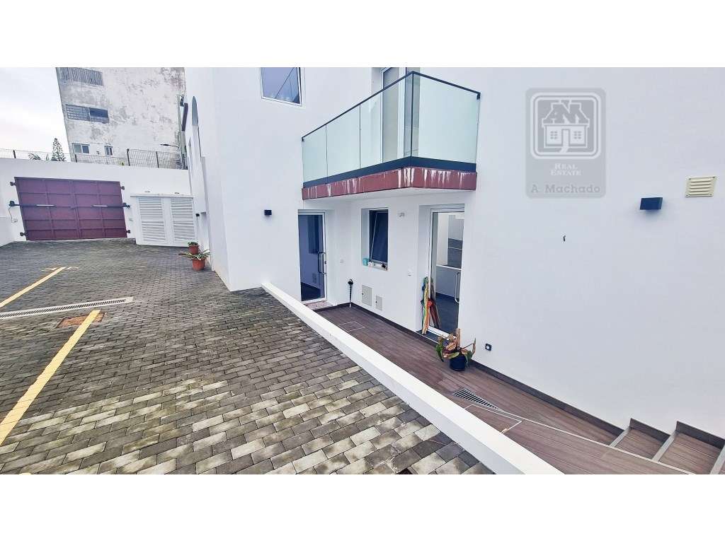 VENDA de APARTAMENTO T2 como NOVO - centro cidade Ponta Delgada (Sã...-41