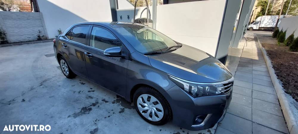 Toyota Corolla 1.6 Luna - 3