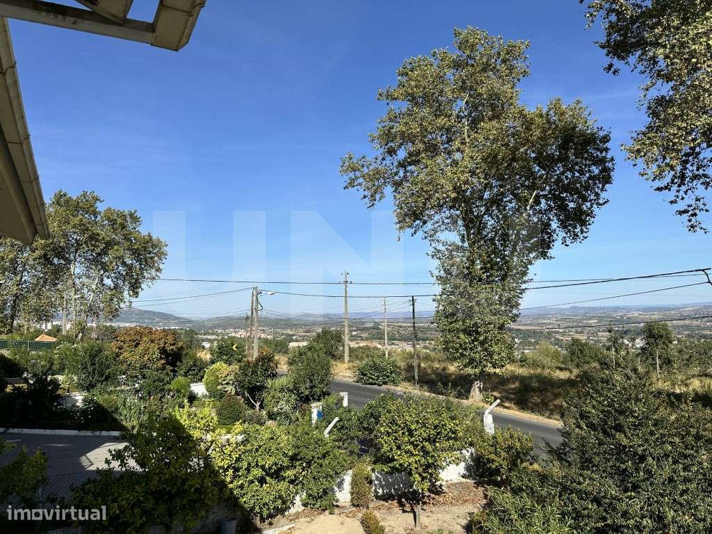 Moradia T3 com logradouro e anexo - Bairro do Espertim, Covilhã-33