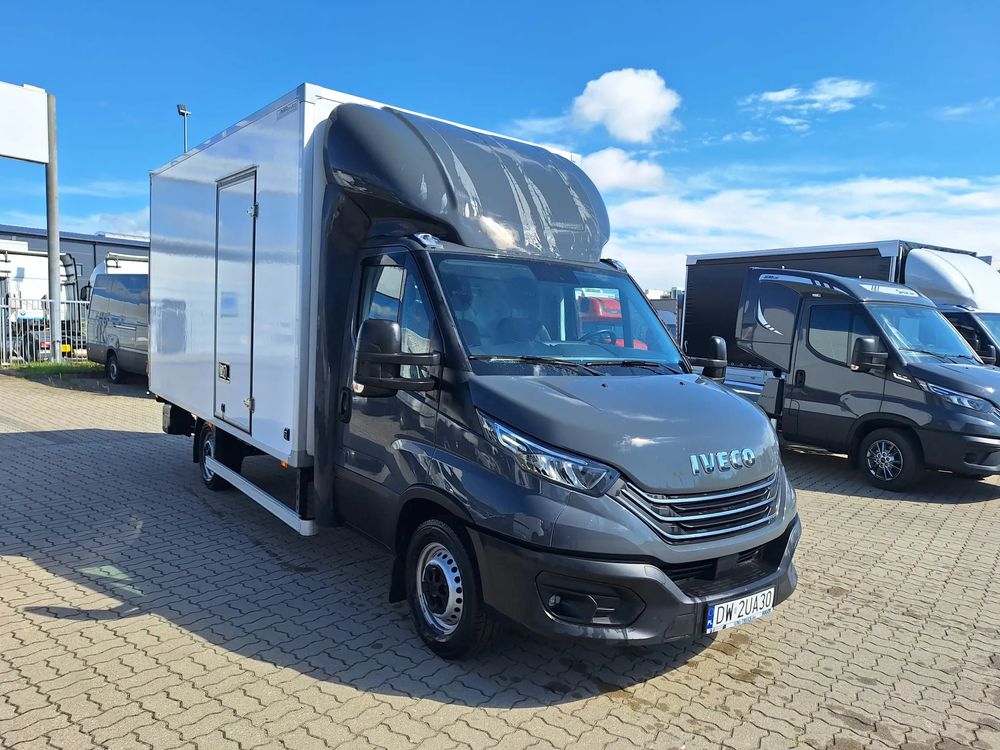 Iveco Daily 35S18 kontener 8EP / winda 750kg / krajowy / 3.0 180KM / LED winda 750kg - nowy UDT - LED - super stan - 3.0 180KM - kontener 8EP