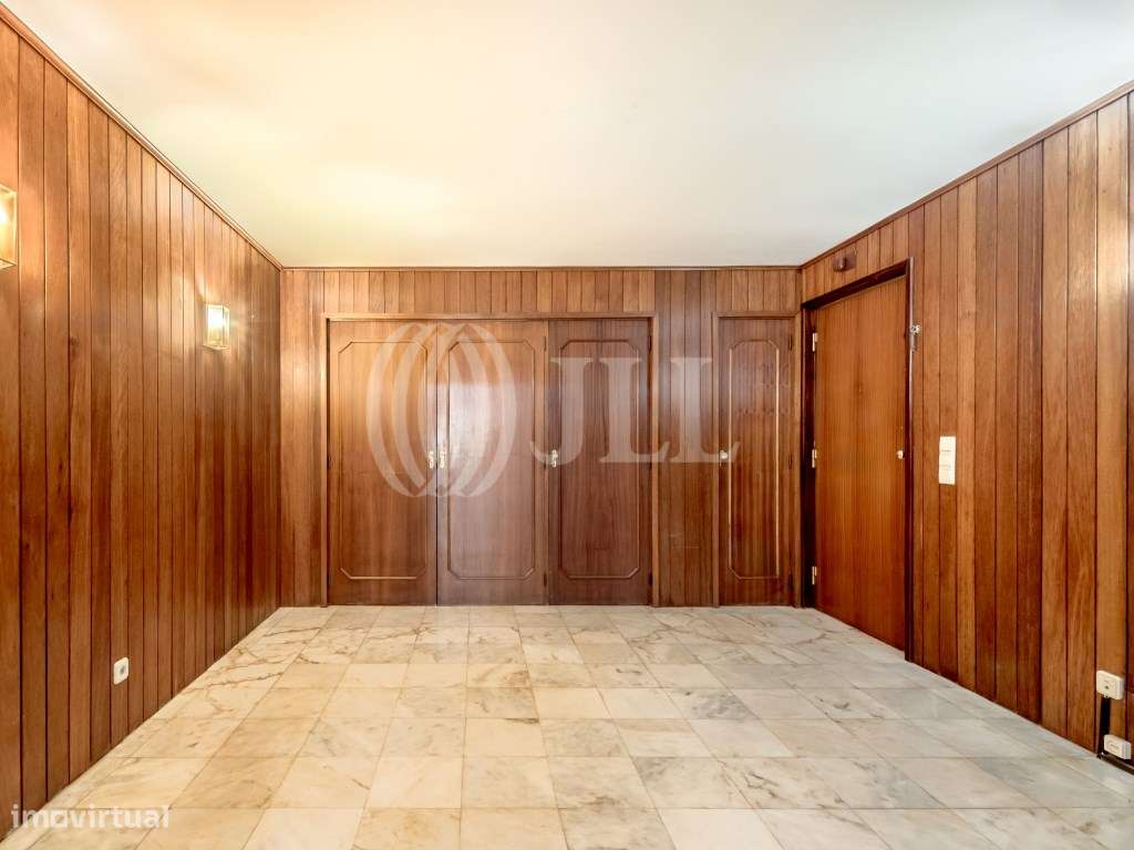 Apartamento T5+1 com garagem e arrumos no Aviz, Porto - Grande imagem: 2/30