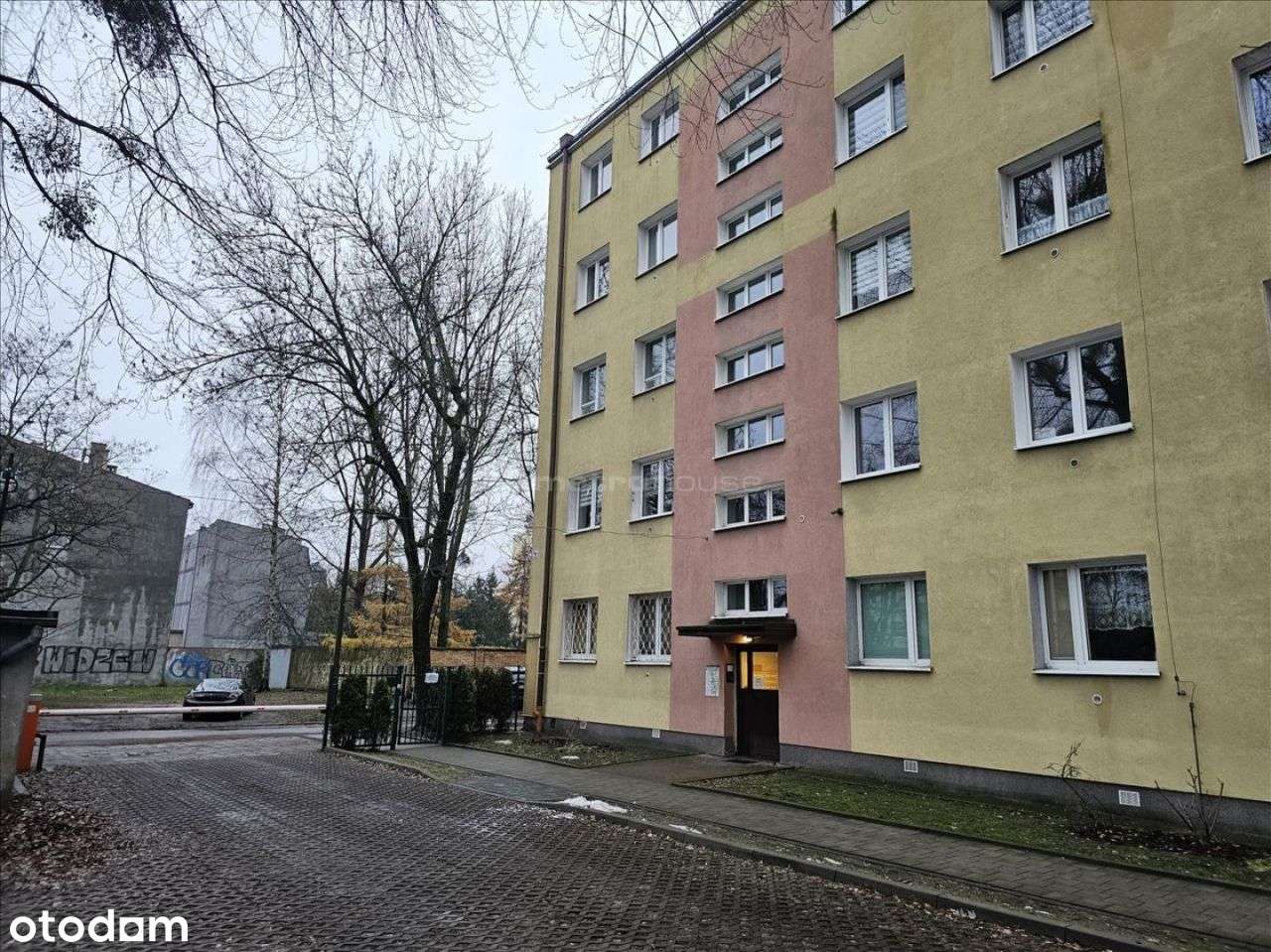 Przestronne mieszkanie w zadbanym bloku z cegły. - Pełny obrazek: 3/5