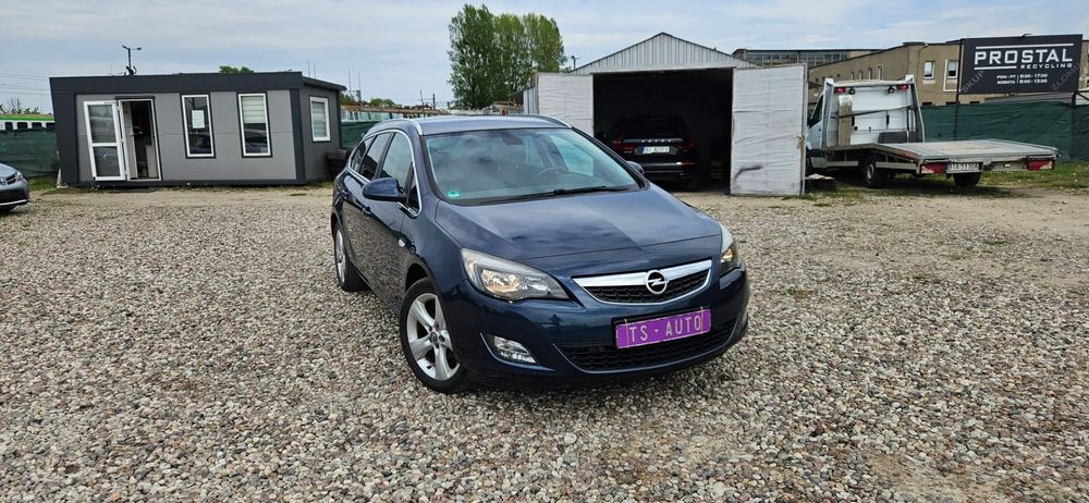 Opel Astra J (2009-2019) 2011