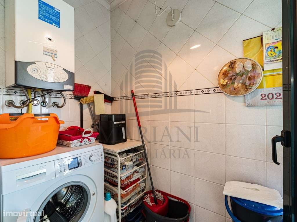 Apartamento T4+1 Duplex em Excelente Estado - Localização Central-11