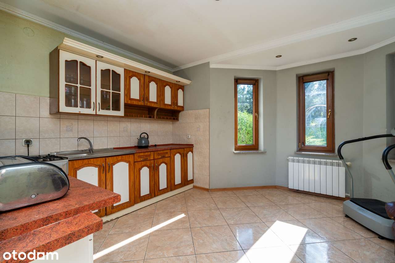 DOM Z POTENCJAŁEM I DWOMA NIEZALEŻNYMI MIESZKANIAMI – RADOCZA.-8