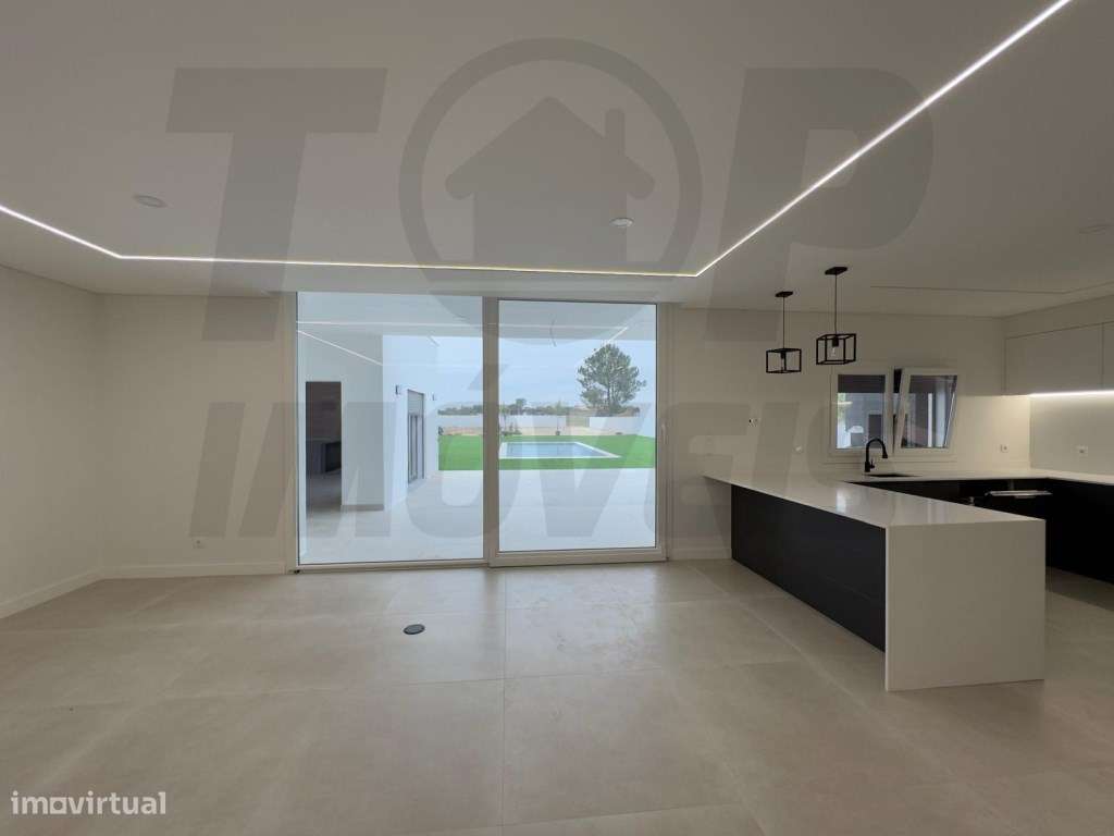 Moradia Nova Contemporânea V4 - Foros De Salvaterra - 435.000€-20
