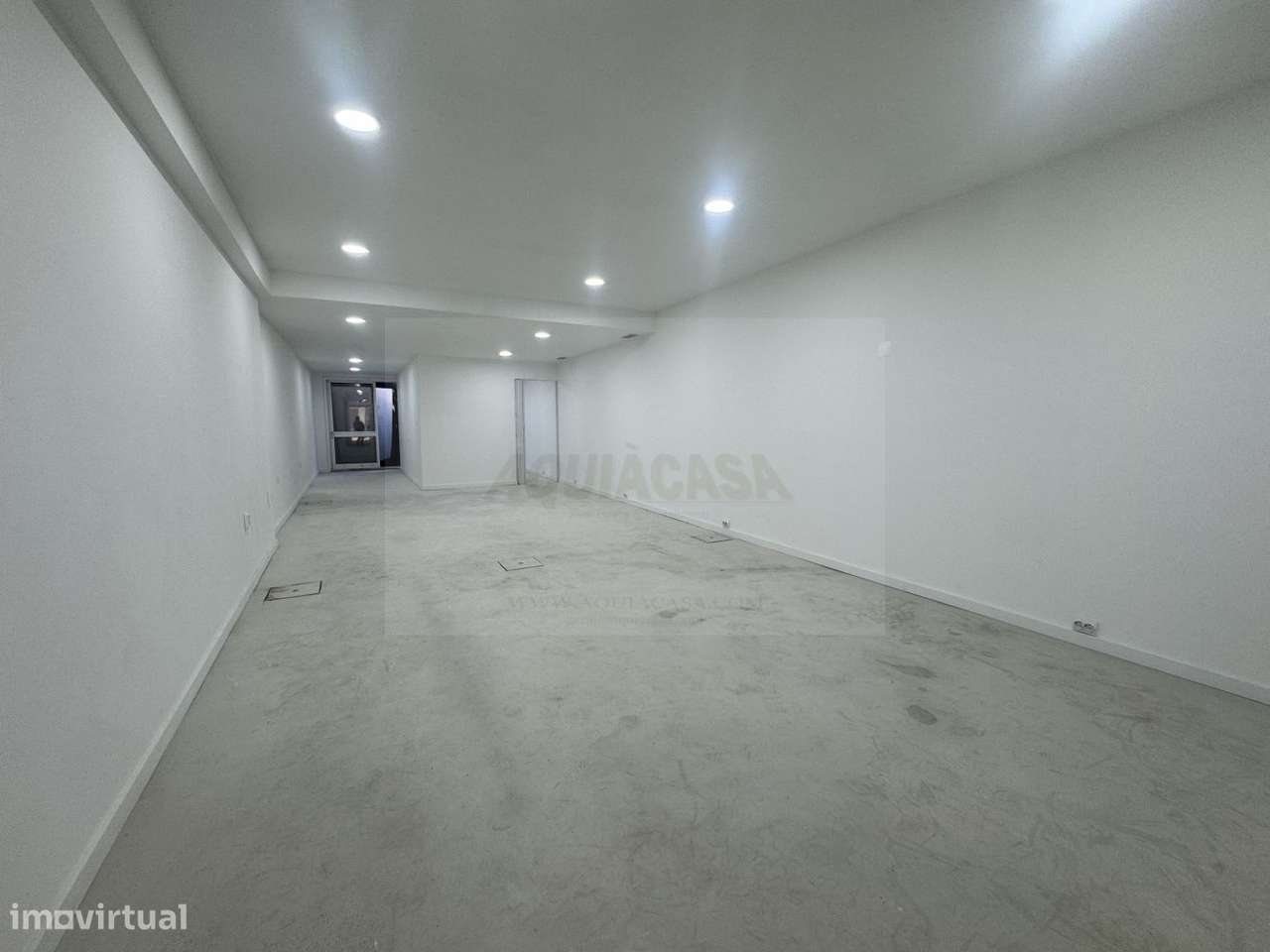 Loja de rua com Jardim/300m Metro Trindade/Baixa-5