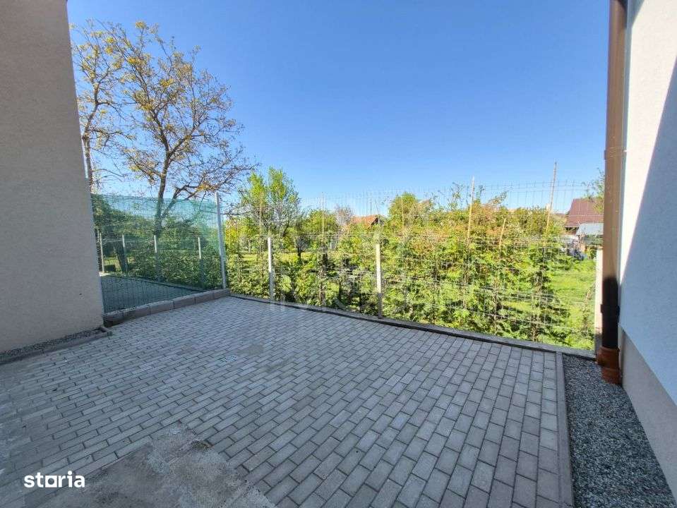 Casa generoasa cu 5 camere, 2 bai, dressing si parcare – Sura Mica-2