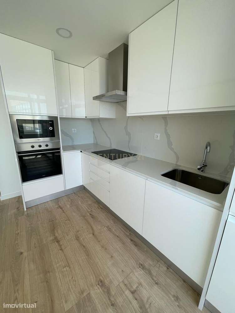 Apartamento T2, Totalmente Remodelado, Torre da Marinha, Seixal-2