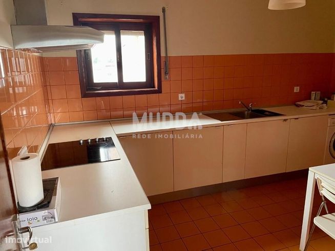 Prédio para Habitação com loja para comércio-1