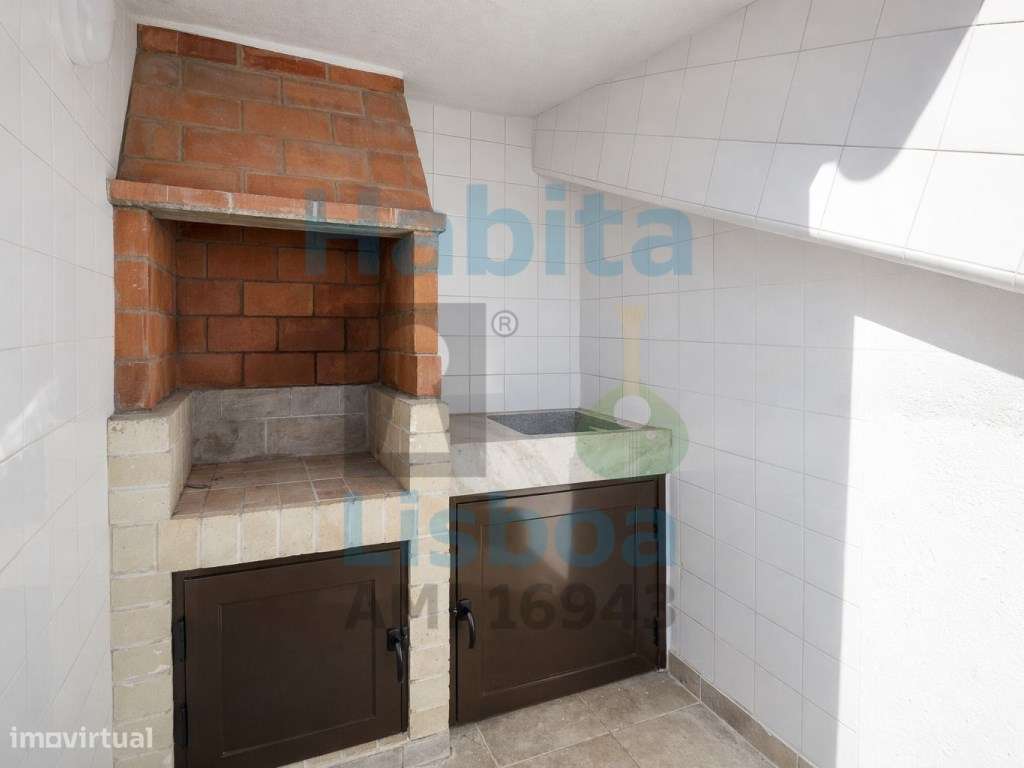 Duplex T3 Com Terraço junto à Praia Costa da Caparica-50