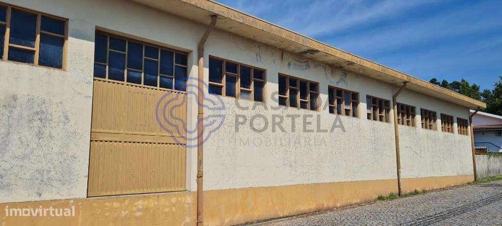 LOTE DE TERRENO COM 2.115 M2 COM ARMAZÉM, EM SILVA ESCURA | MAIA - Grande imagem: 3/34