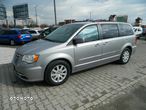 Chrysler Town & Country 3.6 Limited - 10