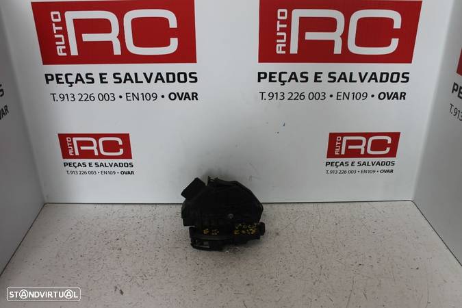 Fecho Porta Frente Esquerdo Ford Focus de 2013 - 1