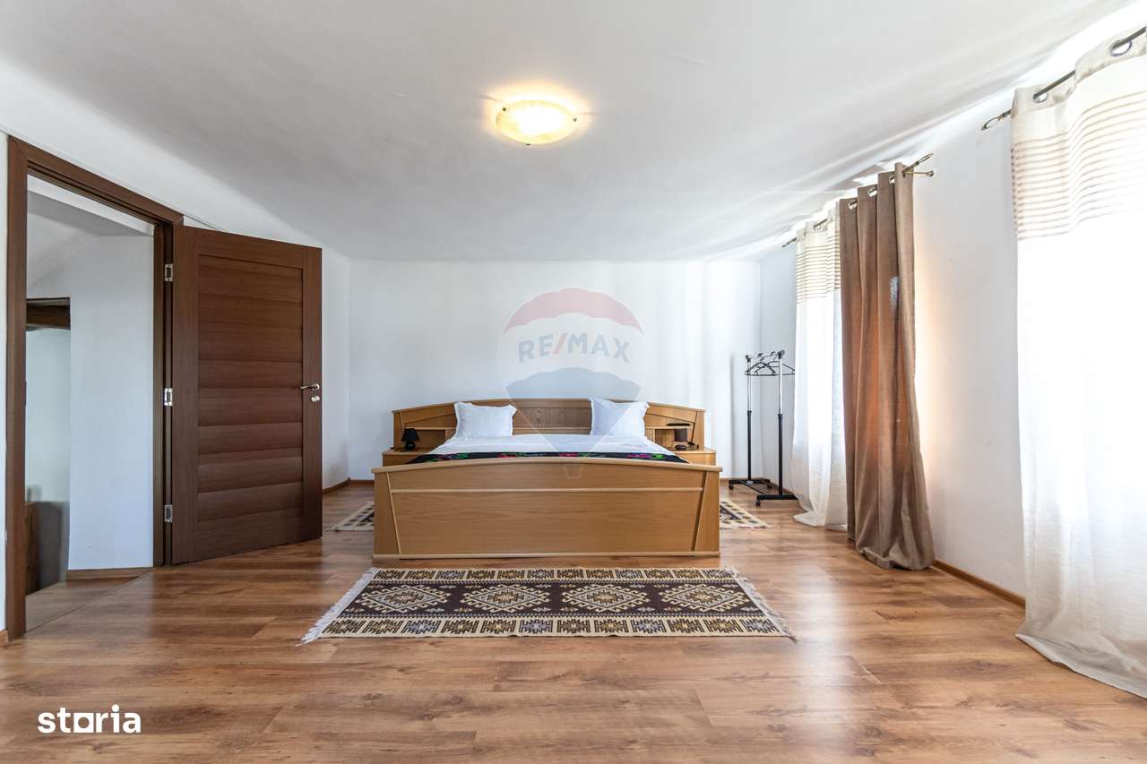 Casă / Vilă cu 7 camere de vânzare-10