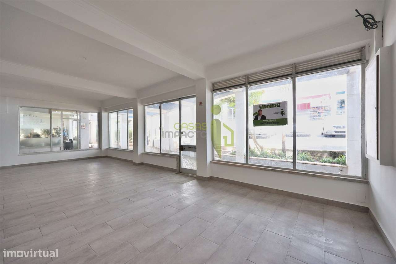 Loja para Venda em Carnaxide | 145 m² de Potencial para o Seu Negócio-6