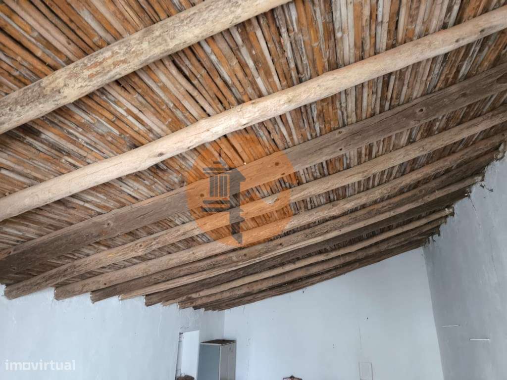 RUINA COM 105 M2 - PARA HABITAÇÃO - COM TERRENO DE 600 M2 - EM MILF... - Grande imagem: 4/37