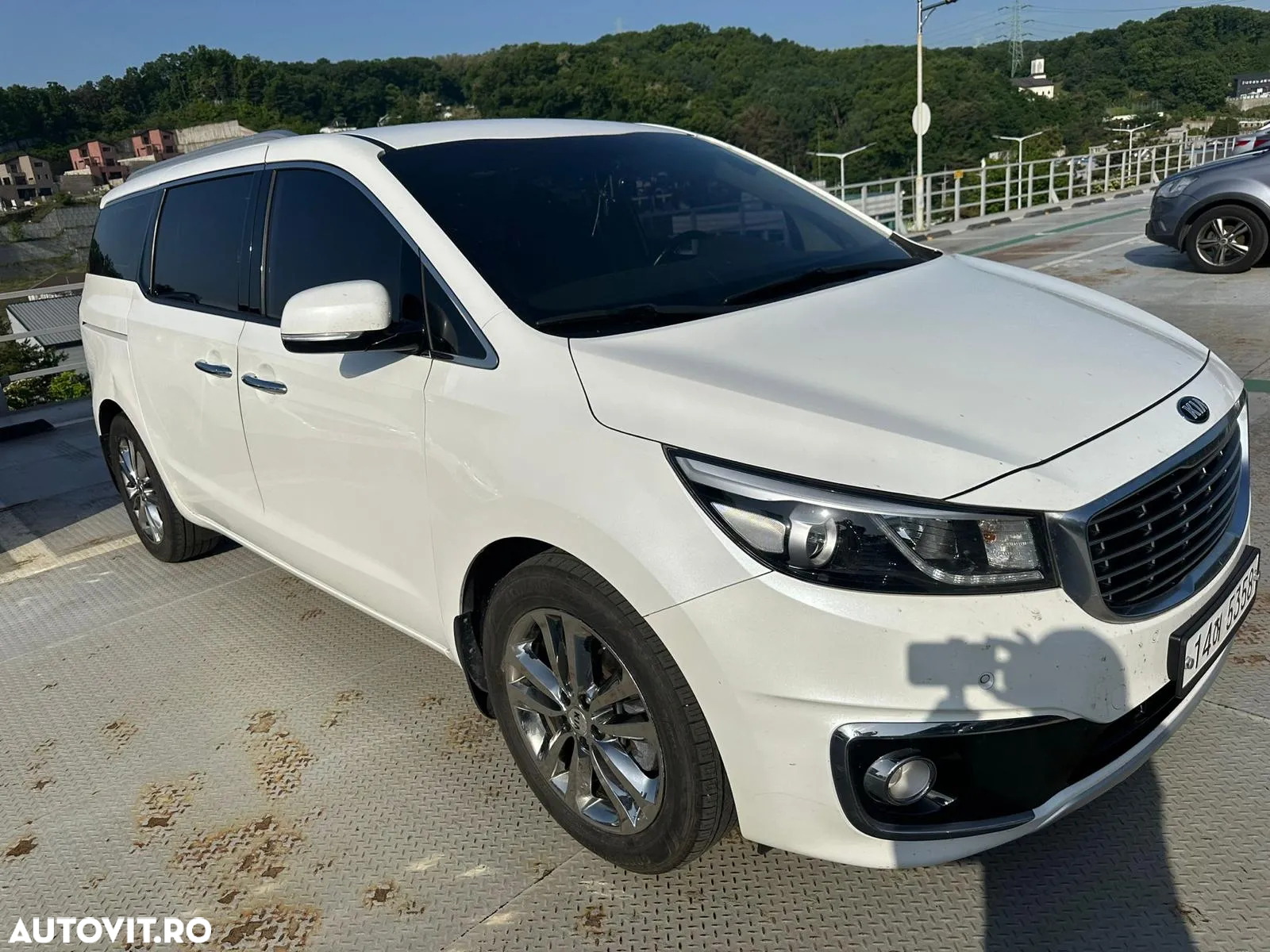 Kia Carnival - 6