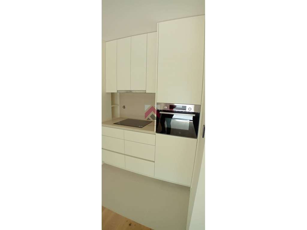 APARTAMENTO T1 COM VARANDA NAS BARROCAS - Grande imagem: 3/30