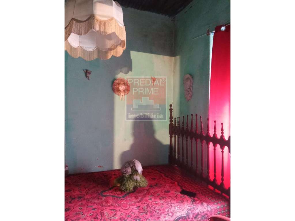 MORADIA TÉRREA EM SAO JOÃO DE LOURE-12