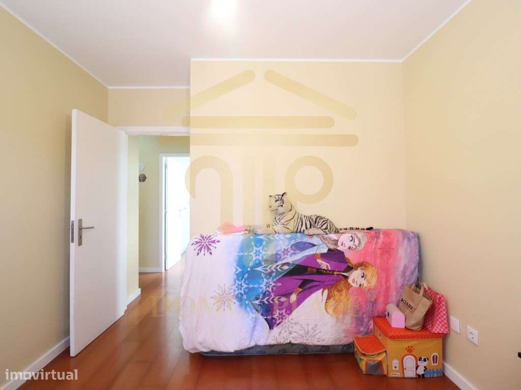 Apartamento T3 no Castelo da Maia com Terraço, 3 Frentes e Lugar de...-45