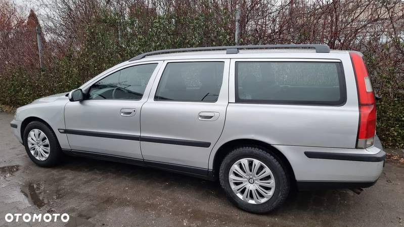 Volvo V70 2.4 Momentum - 19