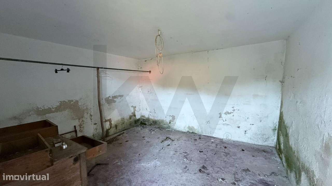 Moradia para reconstrução | Terreno 1.506 m2 | Vista campo | Periferia-19