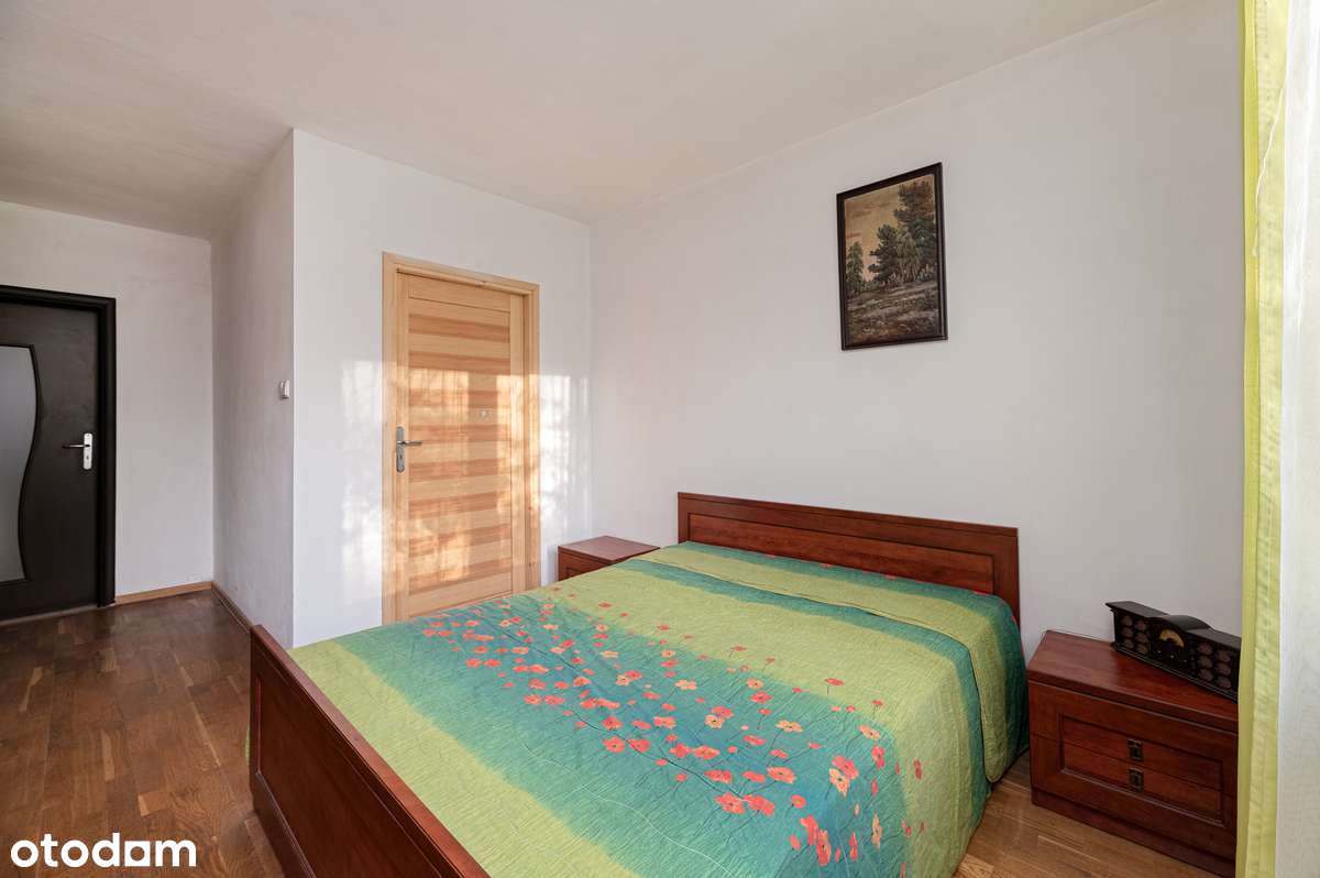 REZERWACJA Piętrowy dom szuka właściciela!-dobrze zlokalizowany-4