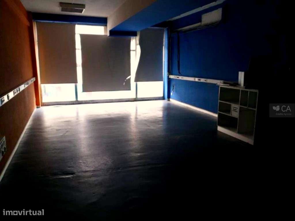 Loja com 72,5m² para venda, situada no centro da cidade do Porto - Grande imagem: 5/6