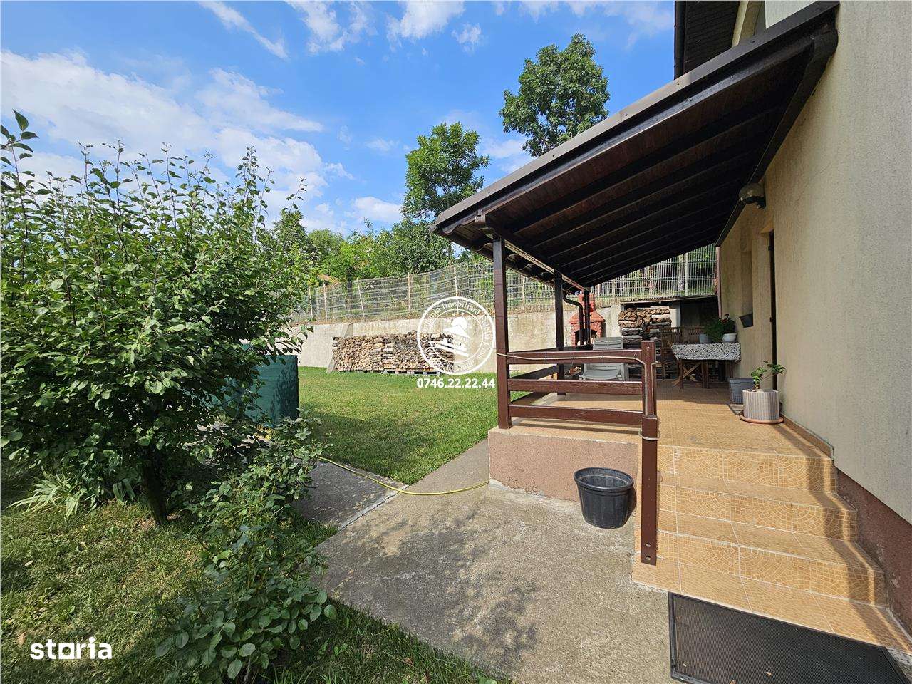 Casa in Aroneanu cu teren 571 mp cocheta cu priveliste spre lac - Imagine principală: 1/5