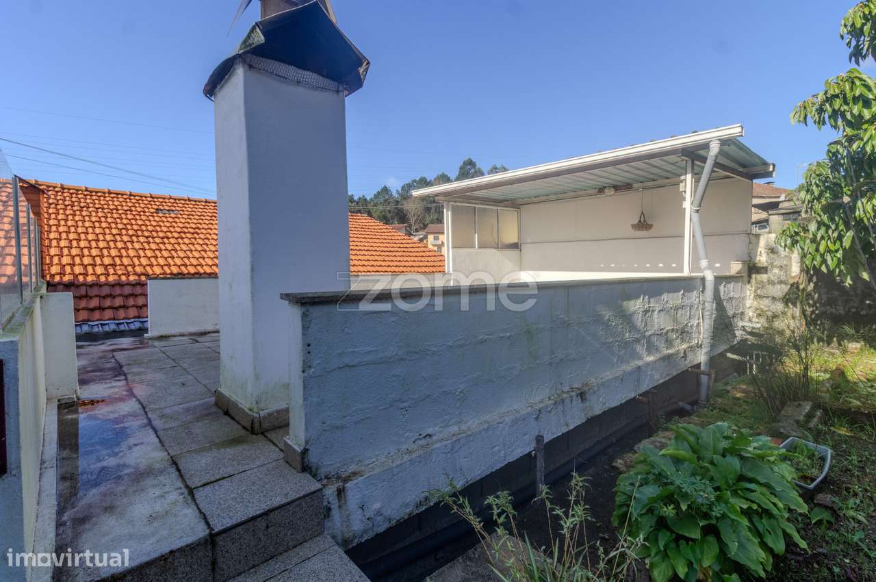 Moradia Isolada T3 com Terreno - Foz do Sousa-34