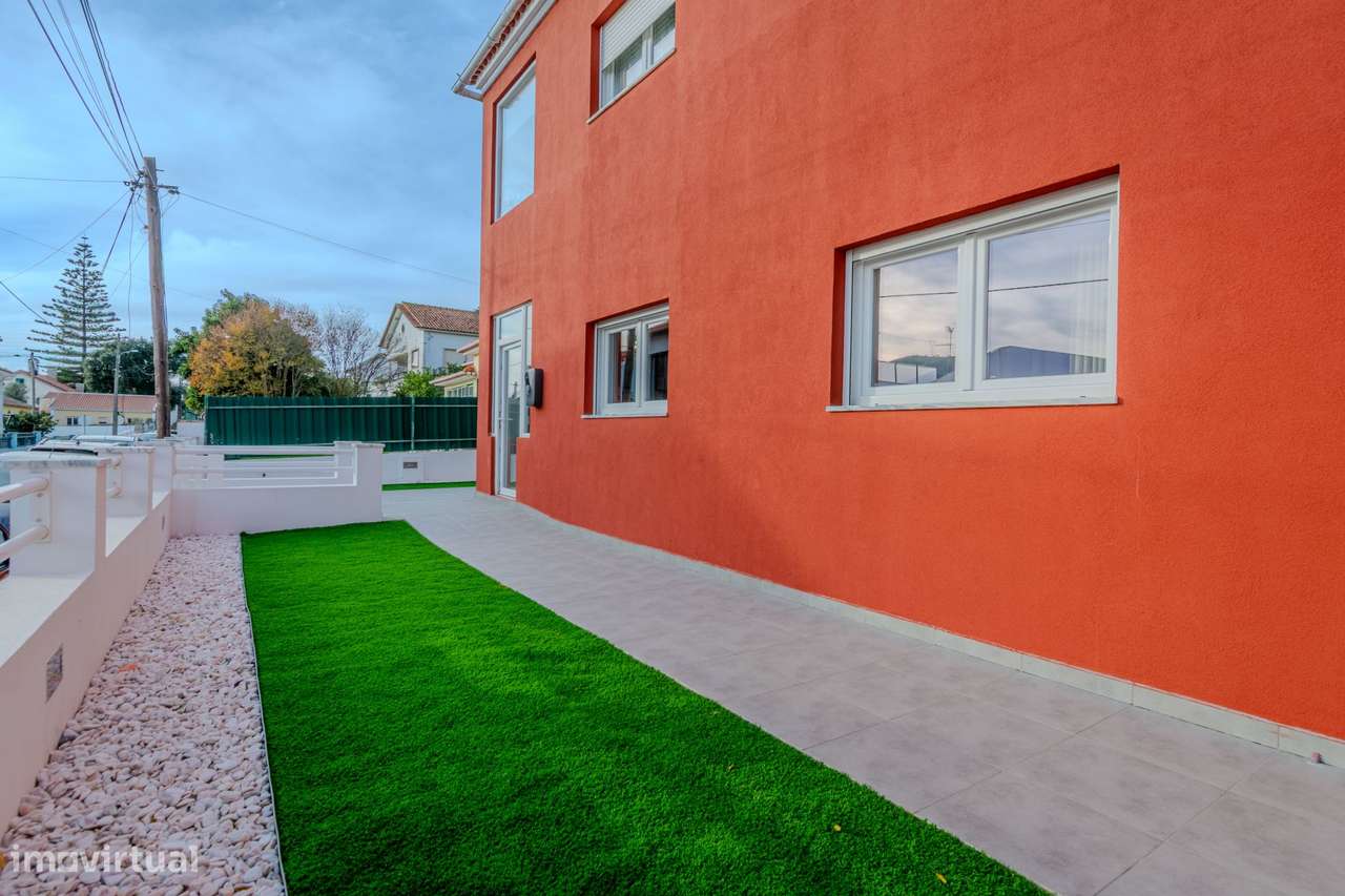 APARTAMENTO T2 remodelado impecável com terraço!-4