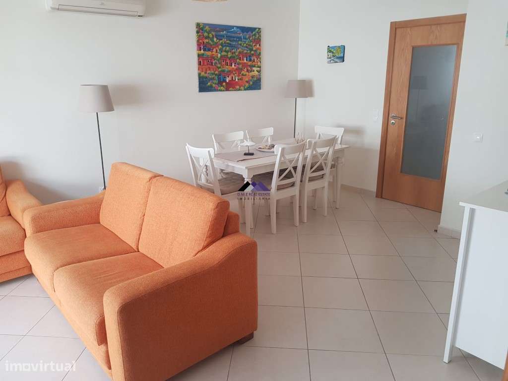 Moradia T3+1 com Estacionamento, Logradouro e Sótão-11