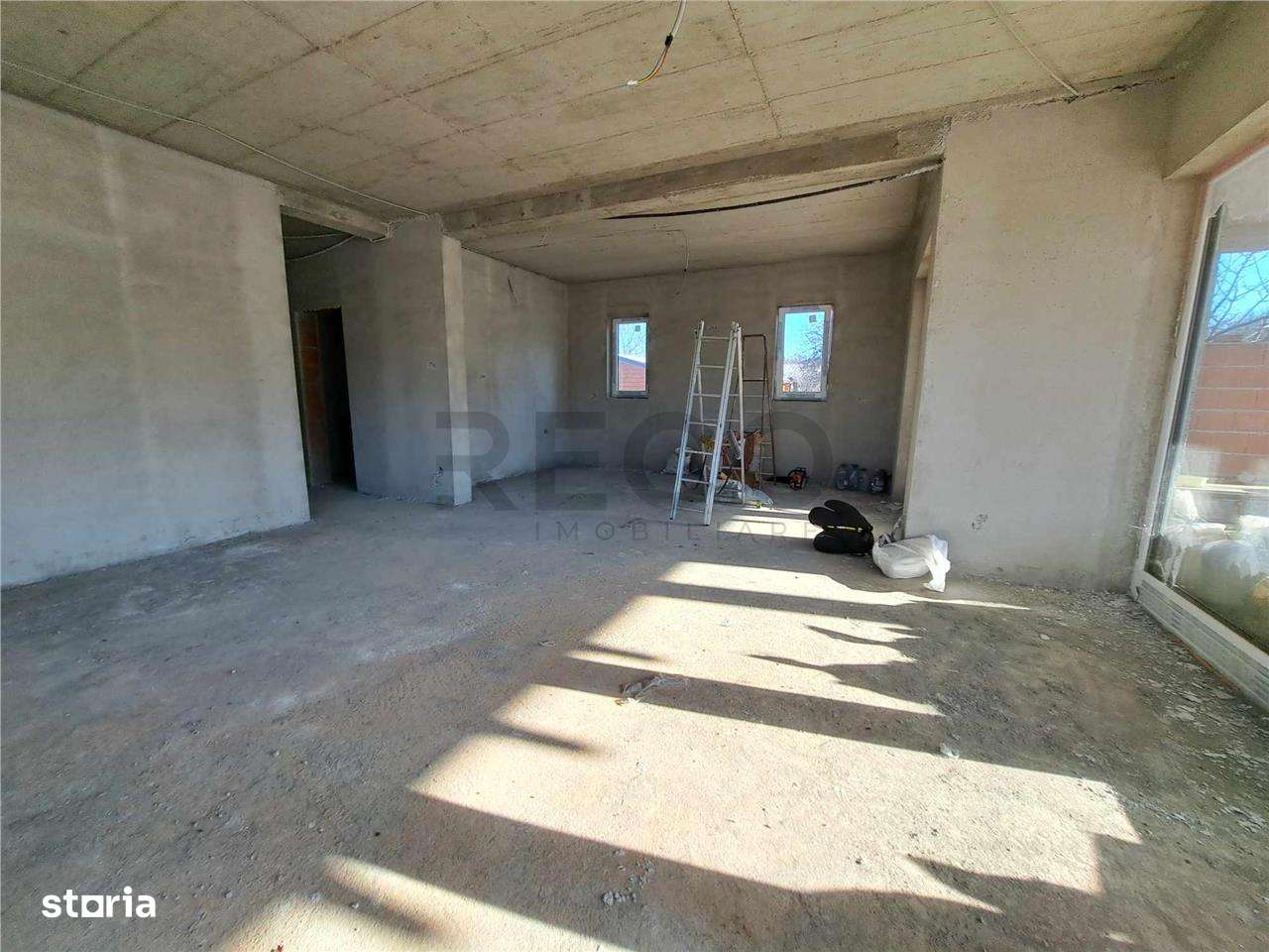 RECO Vila zona de deal cu teren generos - Imagine principală: 5/20