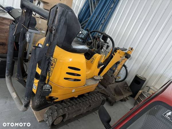 JCB 8010 - 3