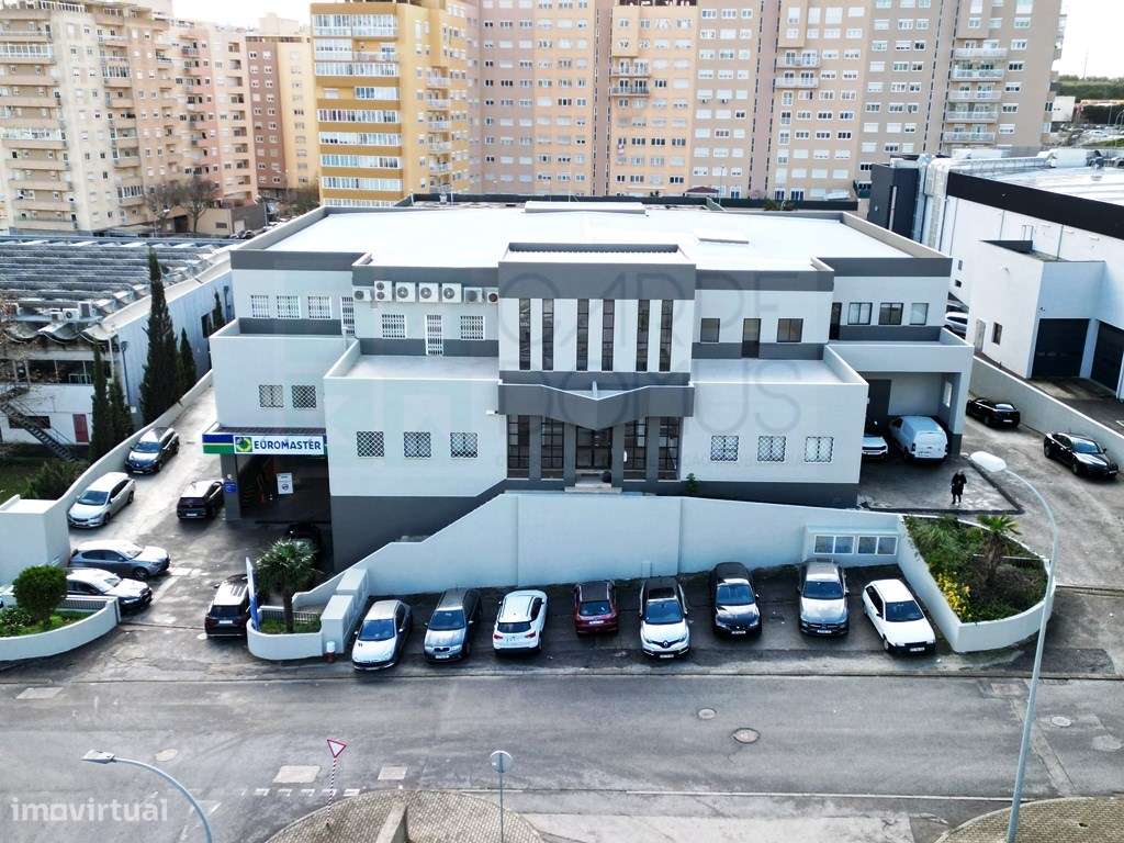 Espaçoso e funcional escritório com 600m2, em Carnaxide, Oeiras-58