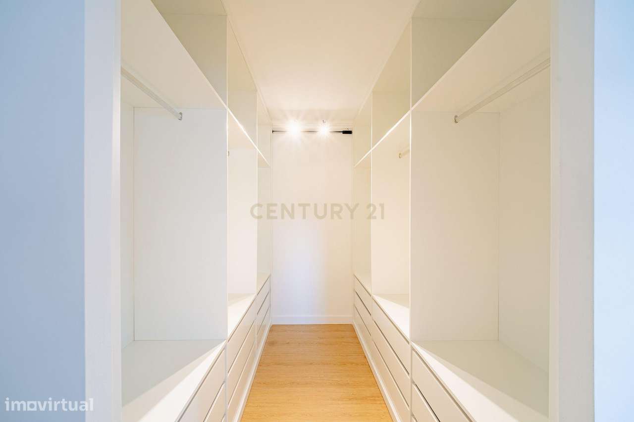 Moradia T6 com Piscina - Charneca de Caparica-33