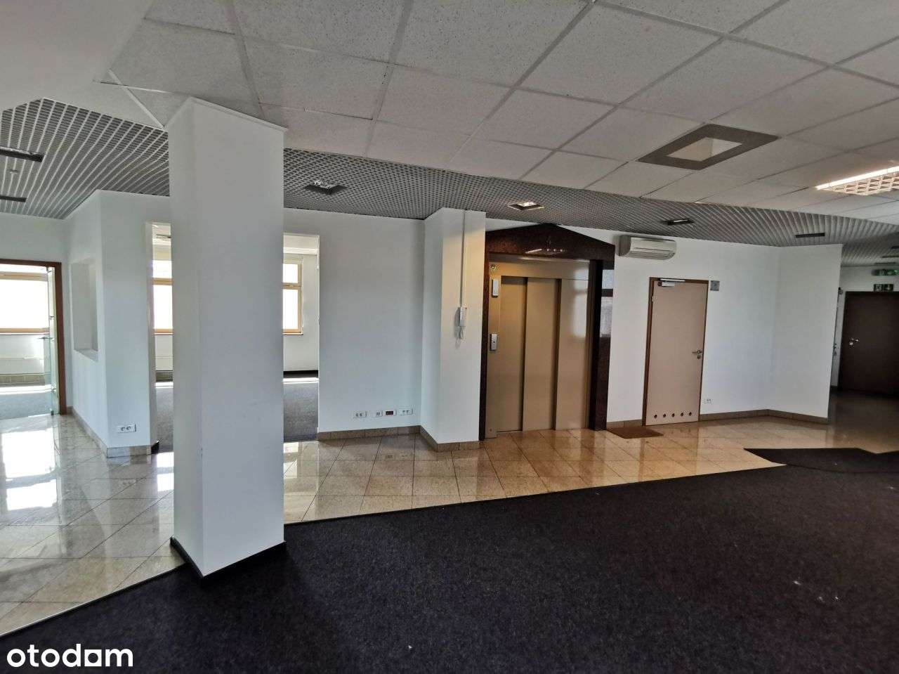 Obiekt handlowo-biurowy 1884m2 na sprzedaż-8