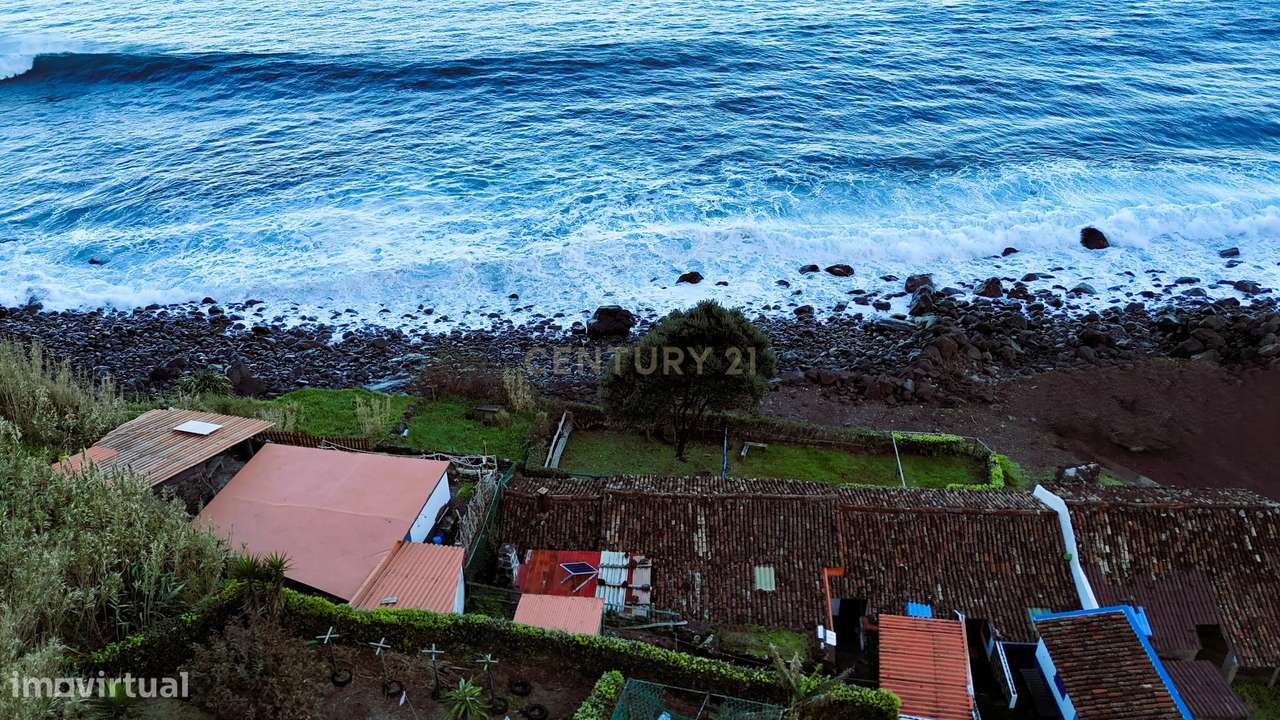 Imóvel Histórico na Fajã do Araújo – Uma das Casas Mais Antigas do Nor-0