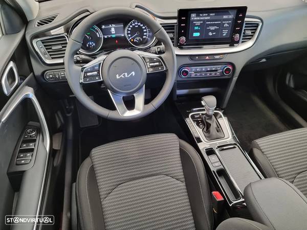 Kia XCeed 1.6 GDi PHEV Drive - 13